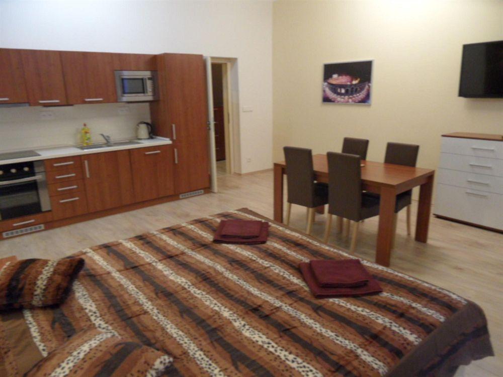Apartments Verona Karlovy Vary Kültér fotó